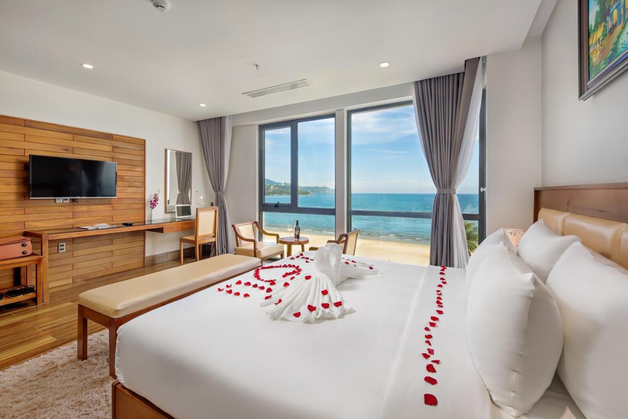 Alisia Beach Hotel Дананг Экстерьер фото