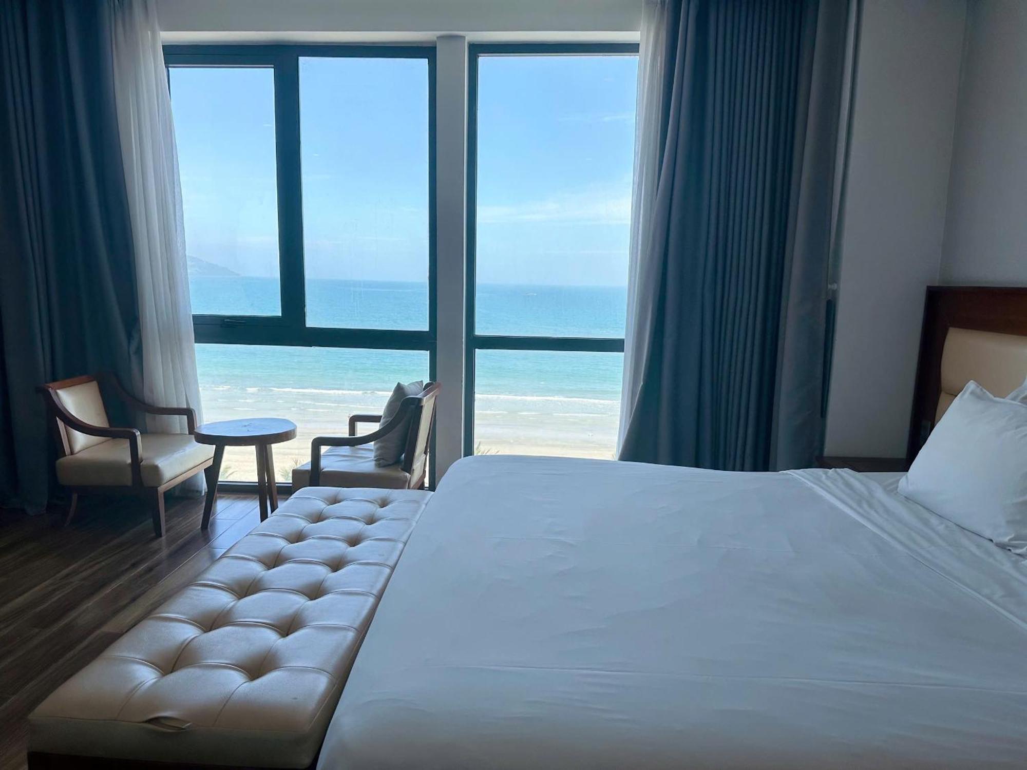 Alisia Beach Hotel Дананг Экстерьер фото
